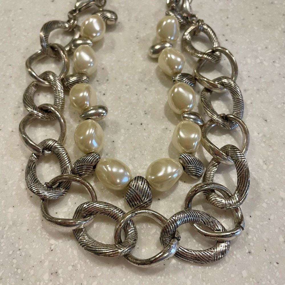 Premier Designs Silver and Cream Necklace